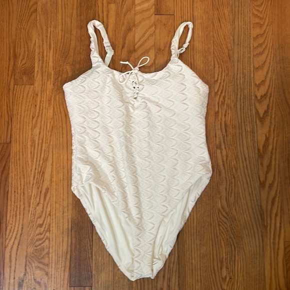 Andie The Macao One Piece Swimsuit Gardenia size L NWT - Picture 3 of 9